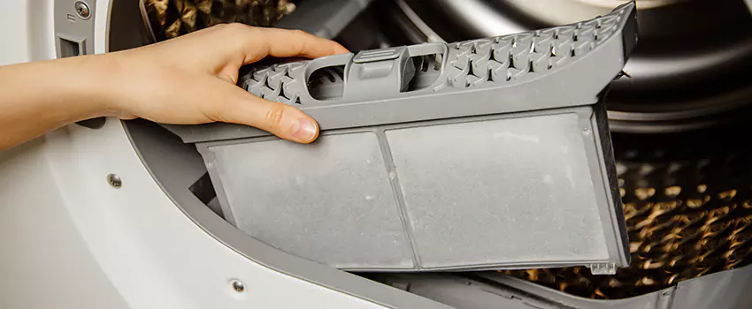 Signs Of A Clogged Dryer Lint Trap in Texas City, Texas